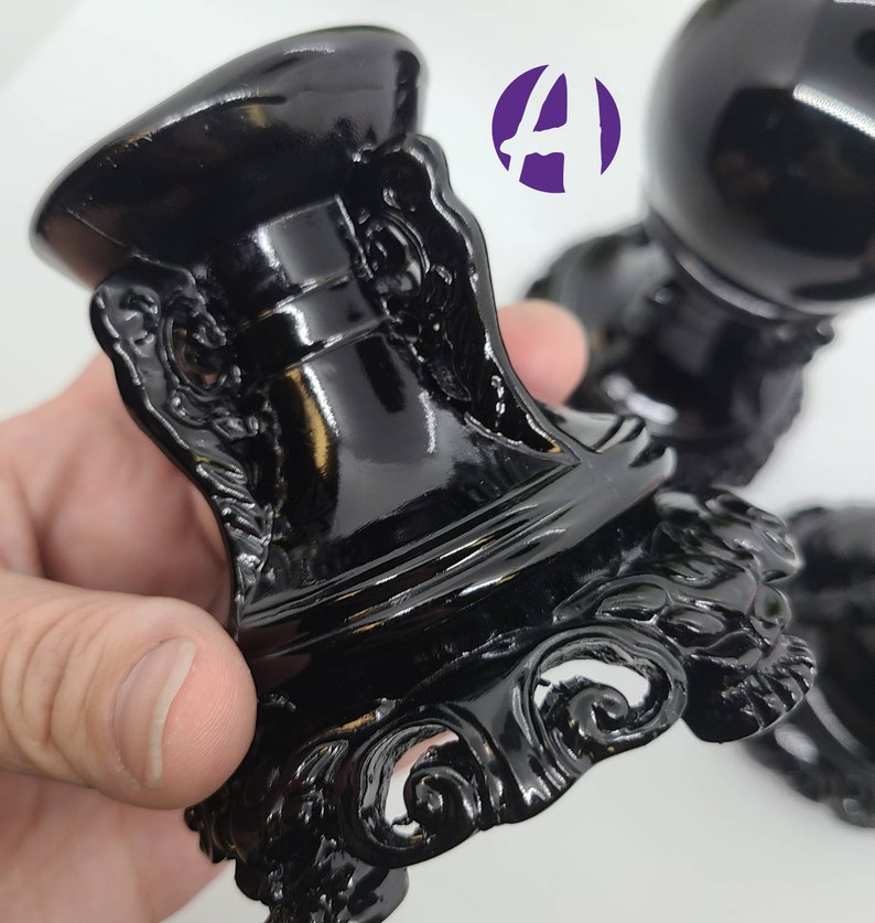 Black Resin Crystal Sphere Stand