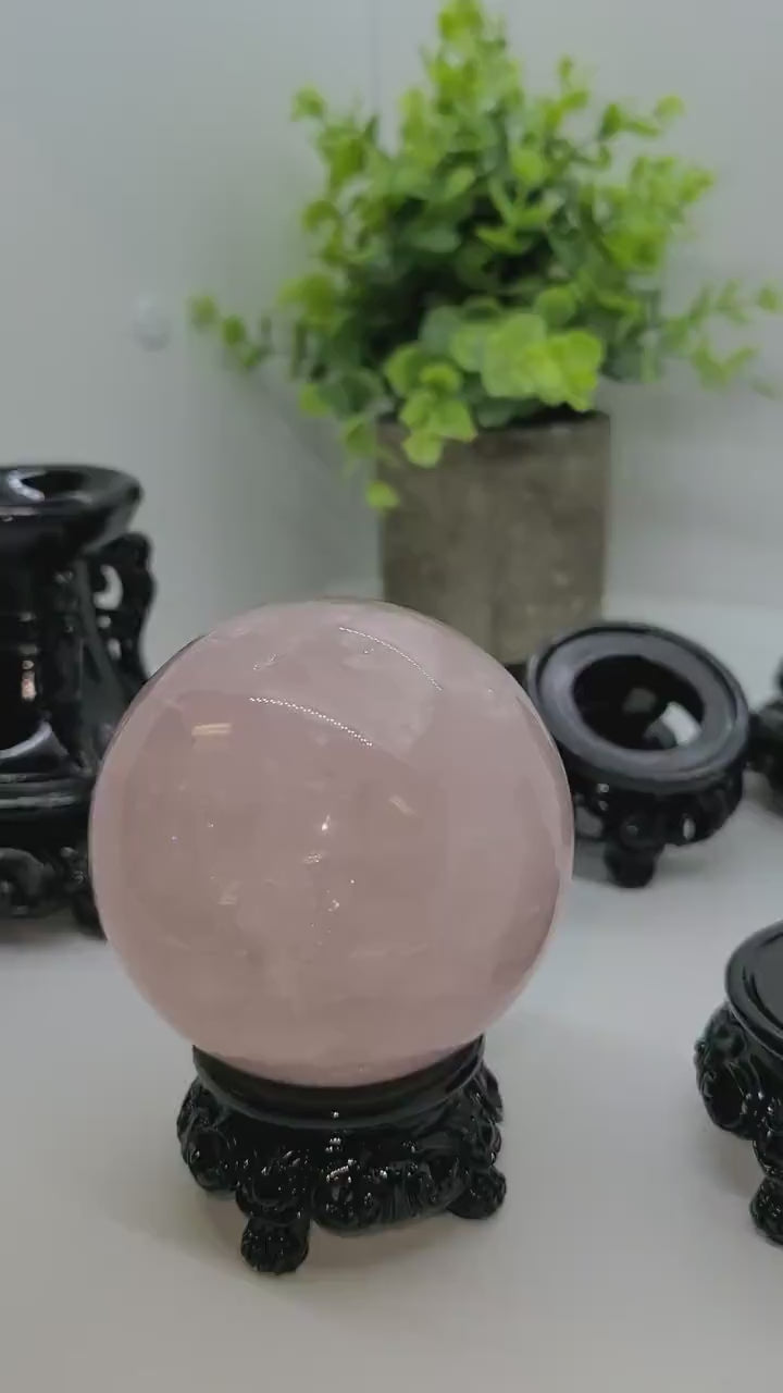 Black Resin Crystal Sphere Stand