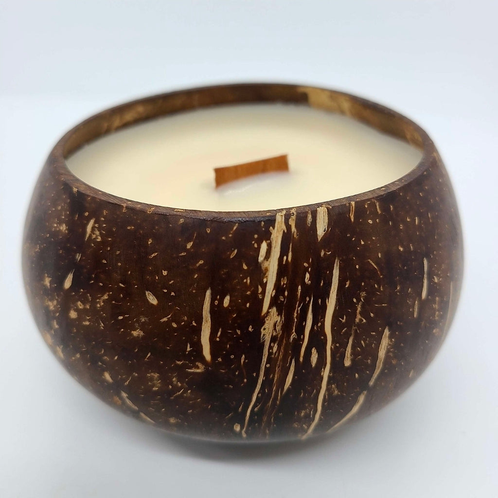 Bougie en coquille de noix de coco naturelle
